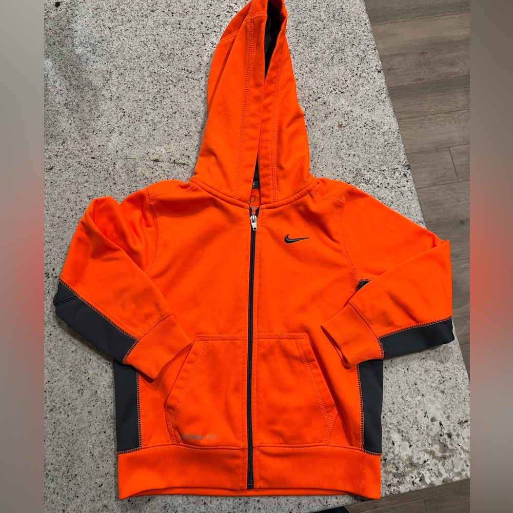 Nike Boys Therma Fit Jacket Size 5